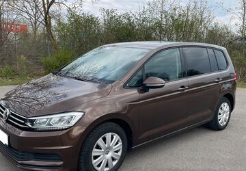 VW Touran 131.800 km 12.890 &euro; Mannheim 68309