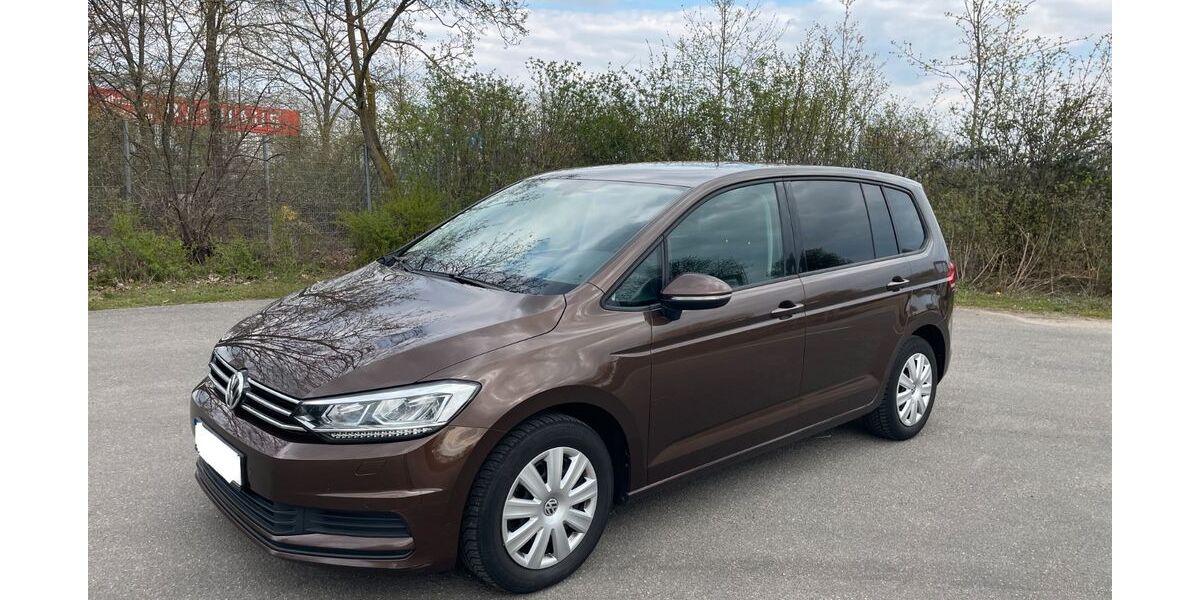 VW Touran 131.800 km 12.890 &euro; Mannheim 68309
